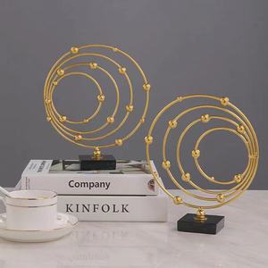 Gabinete <span class=keywords><strong>de</strong></span> vino <span class=keywords><strong>de</strong></span> TV <span class=keywords><strong>de</strong></span> lujo con luz moderna antigua, artesanías <span class=keywords><strong>de</strong></span> Metal creativas, arte del hierro, sombra <span class=keywords><strong>de</strong></span> Río <span class=keywords><strong>de</strong></span> montaña para sala <span class=keywords><strong>de</strong></span> estar, escritorio <span class=keywords><strong>de</strong></span> oficina - Product Image 4