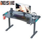 Table de jeu moderne à hauteur réglable électriquement 720-1170 mm, moteur simple, panneau de densité à 2 niveaux, surface en fibre de carbone, forme en Z