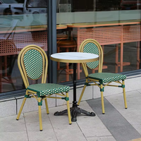 Chaises de salle à manger modernes en rotin empilables avec structure en aluminium thermolaqué pour terrasse, jardin, parc et bar à domicile