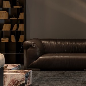Canapé en cuir huilé style <span class=keywords><strong>Bauhaus</strong></span> droit, design métallique, style rétro 'Old Money', grand ensemble plat, haute densité, style luxe léger italien - Product Image 3