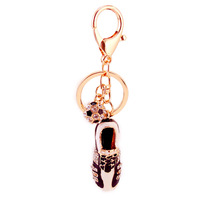 Porte-clés en alliage de zinc en forme de chaussures de football, pendentif créatif en métal, souvenir pour les passionnés de sport