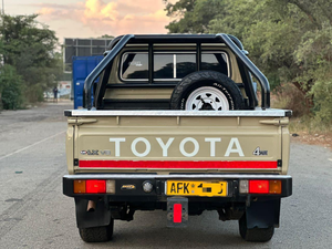 Toyota LandCruiser Pickup d'<span class=keywords><strong>occasion</strong></span> 2022 disponible en conduite à droite. Volant à gauche - Product Image 6