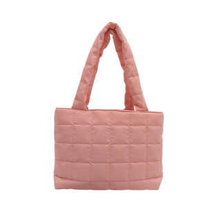 Sac à main en cuir polyester grande capacité pour femmes, sac à bandoulière, ouverture inclinée, fermeture élégante, sac à main tendance - Product Image 5