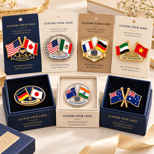 Épingles de revers personnalisées à double drapeau national, badges en émail dur or et argent, badges de partenariat international, fabricant OEM ODM - Product Image 2