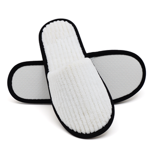 Zapatilla de lujo con logotipo personalizado de OEM, zapatillas suaves de baño desechables lavables con punta abierta blancas baratas para hoteles - Product Image 6