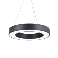 Style moderne, plafonnier rond décoratif circulaire minimaliste à LED, réglable en hauteur, adapté à une utilisation au bureau.