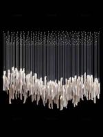 Lustre tubulaire blanc de luxe Firelux pour escalier de villa ou hôtel haut de gamme