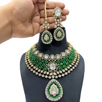 Conjunto de Collar y Aretes de Diseño Premium con Perlas Kundan Chapadas en Oro, Estilo Tikka, para Bodas, Colección para Mujer