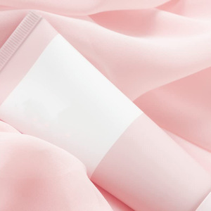 Crème Hydratante et Base de Maquillage Personnalisée avec Logo (ODM/OEM) – Formule Légère Éclaircissante pour le Visage - Product Image 4