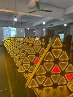 Lumière LED triangulaire rétro à effet de bande jaune + RGB 16x30w, lumière stroboscopique matricielle triangulaire, DMX512 pour DJ, discothèque, événements