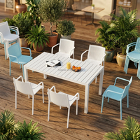 Chaises de salle à manger en plastique empilables résistantes aux intempéries, ensemble de salle à manger pour restaurant et jardin, table et chaises en plastique résistantes aux intempéries