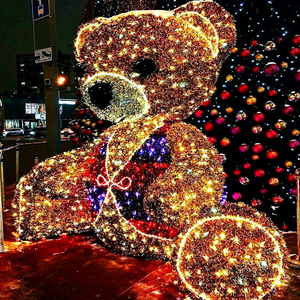 De la forêt hivernale aux centres commerciaux, les lumières à motif d'ours créent une scène de Noël mémorable pour les familles et les visiteurs - Product Image 1