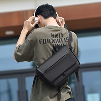 Nouveau sac messager pour homme en PU imperméable, fermeture à glissière, grande capacité, plusieurs poches, sac de voyage, sac bandoulière