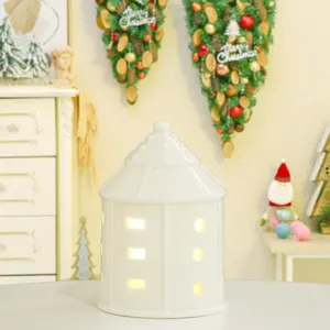 Маленькие белые настольные подвесные рождественские украшения на заказ со светодиодной подсветкой, керамические украшения для дома, рождественские деревенские дома