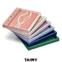 Plateau à bijoux en velours en gros avec fente pour bagues, logo personnalisé, plateau de rangement pour bijoux de vente au détail, plateau de présentation pour vitrine de bijoux