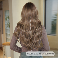 Peluca de Cabello Sintético Largo y Ondulado de 26 Pulgadas, Color Castaño Ceniza con Reflejos Rubio Platino, Fibra Resistente al Calor, Aspecto Natural Mate