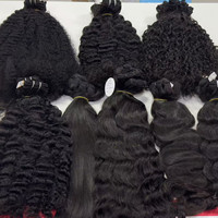 Extensions de cheveux humains bruts en gros, cuticules alignées, bouclés birmans, bouclés profonds, mèches de cheveux naturels ondulés bruts du Cambodge