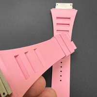 Bracelet de montre en fluororubber personnalisé de qualité supérieure, maillons d'extrémité en alliage de titane d'origine, bracelet de remplacement pour montre 055