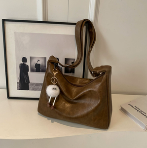 Black PU Leather Vintage <b>Tassel</b> Slouchy Shoulder Crossbody Bag with Zipper Closure Solid Color <b>for</b> Daily Travel - Product Image 4