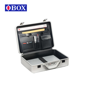 กระเป๋าเอกสารอลูมิเนียมอัลลอยด์ Obox ขนาด 16 นิ้ว สีเงิน พร้อมหูหิ้วและล้อ สำหรับใช้ในสำนักงาน - Product Image 3