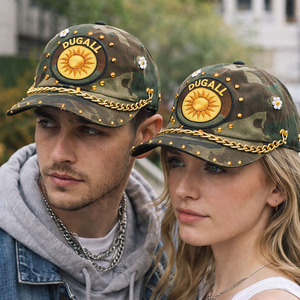 Neues Design Luxus Camo Baseballkappe mit Goldketten-Detail Sonnenmuster Bestickte Mütze mit Nieten Unisex Streetwear Kappe - Product Image 4