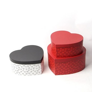 Heart shaped paper <b>box</b>, set of three, for <b>flowers</b> and gifts, customizable according to needs - Product Image 4