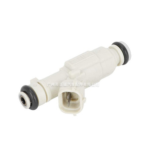 Inyector de Combustible L0301D883 A1620783323 para Vehículos Hyundai de Uso Medio y Pesado, Material Plástico - Product Image 3
