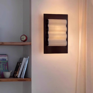โคมไฟติดผนัง LED สไตล์มินิมอล Bauhaus ลายคลื่น อุตสาหกรรม ทำจากสแตนเลสและผ้า สำหรับห้องนั่งเล่น ห้องนอน ทางเดิน ระเบียง - Product Image 4