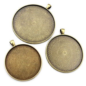 패션 45mm 50mm 58mm 내부 크기 골동품 실버 도금 청동 클래식 스타일 카보 숑베이스 설정 참 펜던트 - Product Image 6