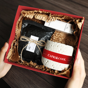 Bougies parfumées dans une boîte-cadeau au détail Parfum d'ambiance avancé Ensemble de bougies d'intérieur en cire de soja de longue durée avec pot de bougie parfumée - Product Image 2