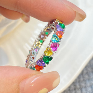 Anillos de Piedras Preciosas Hipoalergénicos e Impermeables al por Mayor, Anillos de Eternidad con Corazón de Circonio Chapados en Oro para Mujer - Product Image 5