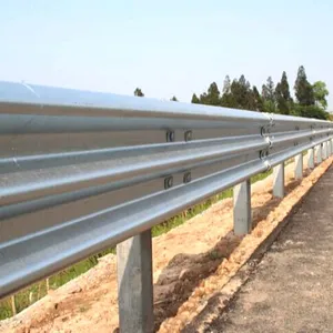 Roadsafe <span class=keywords><strong>Q235</strong></span> đường cao tốc guardrails nhúng nóng thép mạ kẽm W chùm sóng chùm/guardrail bảo vệ đường sắt - Product Image 1