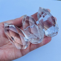 Vente en gros de cristal naturel transparent de 5 à 6cm polyèdre de quartz clair poli pour cadeaux de guérison