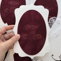 Cartes de menu de mariage personnalisées en velours et coton, élégantes, vintage, romantiques, professionnelles, avec pompon et dorure à chaud, pour réception intérieure et dîner