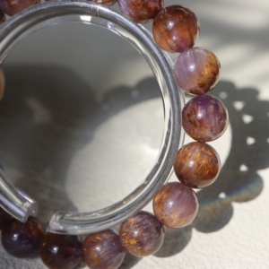 Bracelet en cristal <span class=keywords><strong>de</strong></span> titane violet énergétique, guérisseur <span class=keywords><strong>de</strong></span> <span class=keywords><strong>l</strong></span>'<span class=keywords><strong>âme</strong></span>, cristal <span class=keywords><strong>de</strong></span> quartz <span class=keywords><strong>de</strong></span> titane violet, pierre <span class=keywords><strong>de</strong></span> cristal <span class=keywords><strong>de</strong></span> cacoxénite améthyste nettoyée - Product Image 2