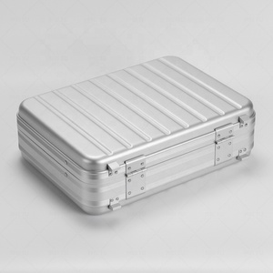 Estuche de Transporte Personalizado de Aleación de Aluminio Plateado con Inserto de Espuma, Estilo Maletín Rígido, Estuche de Almacenamiento de <span class=keywords><strong>Herramientas</strong></span> de Aluminio para <span class=keywords><strong>Bricolaje</strong></span> - Product Image 6