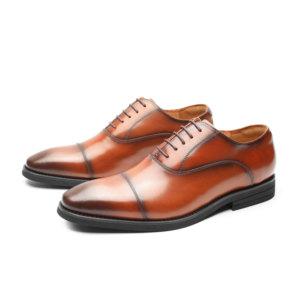 Chaussures en cuir pour hommes, mocassins formels d'affaires à enfiler, en cuir pleine fleur, construction en trois parties, style britannique, chaussures de mariage - Product Image 1