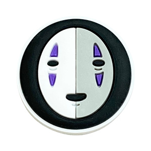 20 accesorios <span class=keywords><strong>de</strong></span> bricolaje <span class=keywords><strong>de</strong></span> estilo Totoro No Face Man Spirited Away <span class=keywords><strong>Kiki</strong></span>'s Delivery Service zapatillas zapato Charm Anime hebilla PVC Pins - Product Image 5