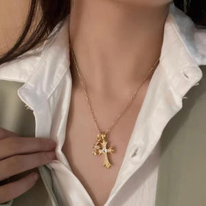 Squisita Collana con Doppia Croce di Diamanti, Ciondolo a Croce in Zirconia Cubica Stile Hip-hop per Uomo e Donna - Product Image 4