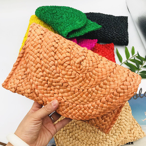 Bolso de playa de paja ligero de diseñador <span class=keywords><strong>HHGH</strong></span> 2024, bolso de mano de cáscara de maíz colorido con cierre de cubierta duradero, suave y hecho a mano - Product Image 1