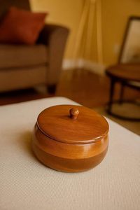 Caja Chapati tallada a mano con tapa, cazuela de almacenamiento Roti Premium, olla caliente redonda Dabba, utensilios de cocina hechos a mano para mesa de comedor y Gifs - Product Image 3