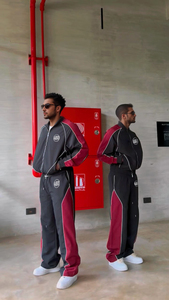 Hot Sale Men <strong>Polyester</strong> <strong>Jogger</strong> Sets Two Piece Set Zip up Windbreaker Tracksuit With Reflective Stripes - Product Image 2