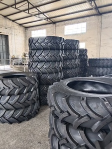 Pneus agricoles radiaux AGR, plusieurs tailles R-1 avec bande de roulement à crampons profonds, pneus agricoles pour tracteurs et moissonneuses-batteuses - Product Image 3
