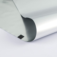 Feuille de feuille d'aluminium laminée PET anti-UV et anti-âge avec une réflectivité de 95-97% pour l'isolation des toitures en tuiles d'acier revêtues de couleur