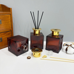 <span class=keywords><strong>Diffuseur</strong></span> d'huiles essentielles en verre à rayures verticales carrées de 200 ml, flacon de <span class=keywords><strong>parfum</strong></span> avec bouchon à vis et bâtonnets - Product Image 5