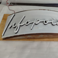 Letrero Acrílico Iluminado Personalizado con Logotipo, Acrílico Sólido Curvado de Precisión con Luz LED para Interiores