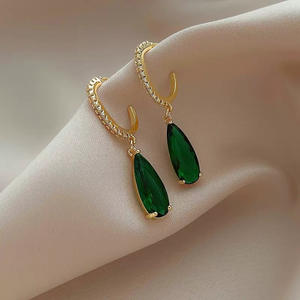 Ara Gnoun Pendientes de piedra verde con forma de gota de agua chapados en oro, joyería clásica para fiesta para mujer - Product Image 4