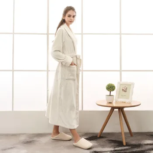 Nouveau Design 2023 Logo d'hôtel personnalisé brodé imprimé luxe imprimé Spa nager automne et hiver Peignoir flanelle peignoir - Product Image 2