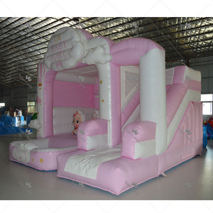 Château gonflable rose « Oh Baby Girl » pour révélation du sexe, avec toboggan et piscine à balles, idéal pour location de fête de naissance - Product Image 2
