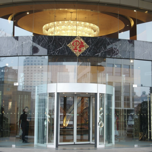 Puerta giratoria de PVC prémium 9 Operación rápida Aspecto moderno Múltiples opciones de tamaño y color El mejor precio para áreas exteriores - Product Image 1